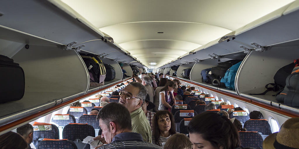 Dicht gedrängt und voll gefüllt: Flüge mit Billiglinien wie Easyjet sind laut einer schwedischen Studie im Schnitt umweltverträglicher als Linienflüge.