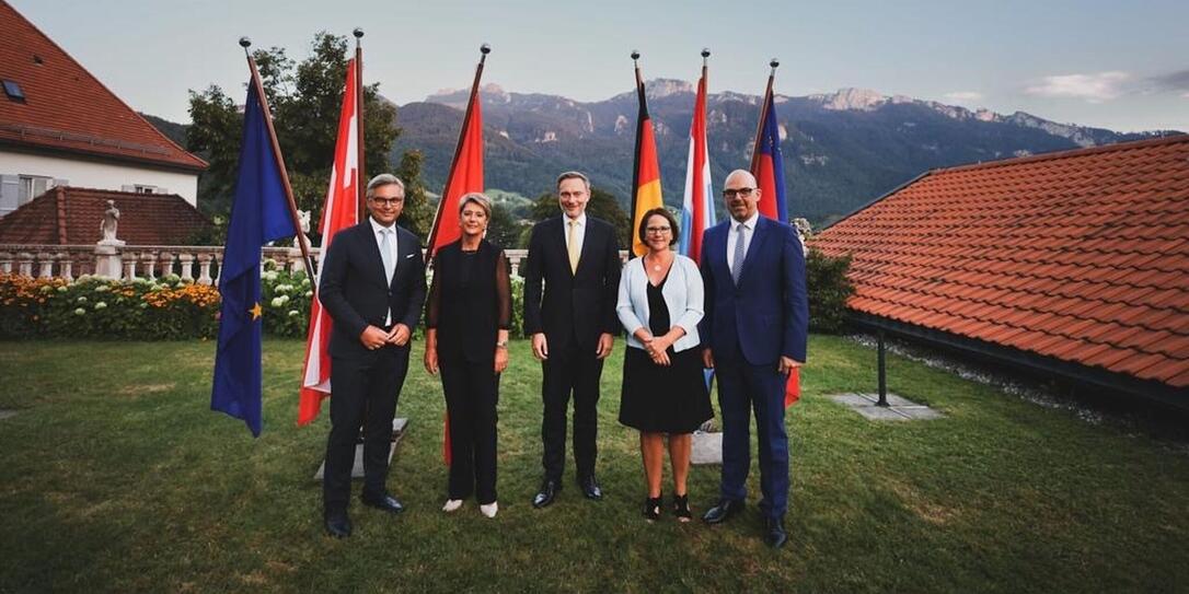 Magnus Brunner (Österreich), Karin Keller-Sutter (Schweiz), Christian Lindner (Deutschland) , Yuriko Backes (Luxemburg) und Daniel Risch (Liechtenstein)