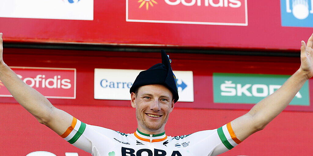 Irlands Meister Sam Bennett zelebriert in Oviedo seinen zweiten Vuelta-Etappensieg