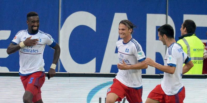 Johan Djourou feiert mit seinen HSV-Kollegen seinen Siegtreffer gegen Stuttgart Johan Djourou feiert mit seinen HSV-Kollegen seinen Siegtreffer gegen Stuttgart