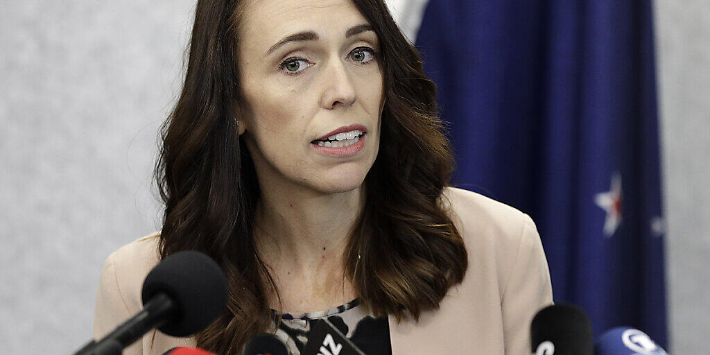 Neuseelands Premierministerin Jacinda Ardern kürzt sich und anderen Regierungsmitgliedern in der Corona-Krise das Gehalt. (Archiv)