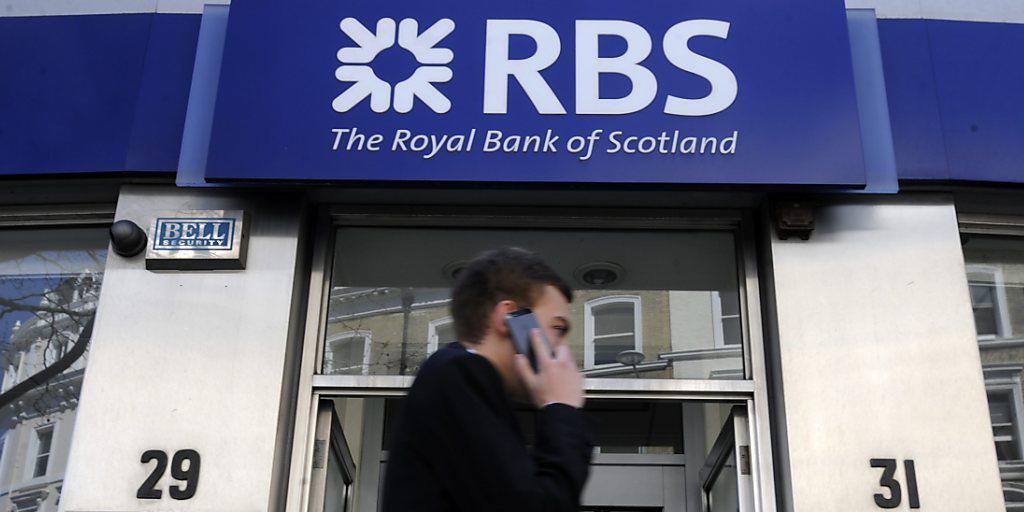 Filiale der Royal Bank of Scotland (RBS) in London: Der britische Staat macht sich daran, seine Anteile am Finanzinstitut zu verkaufen - mit Verlust (Symboldbild)