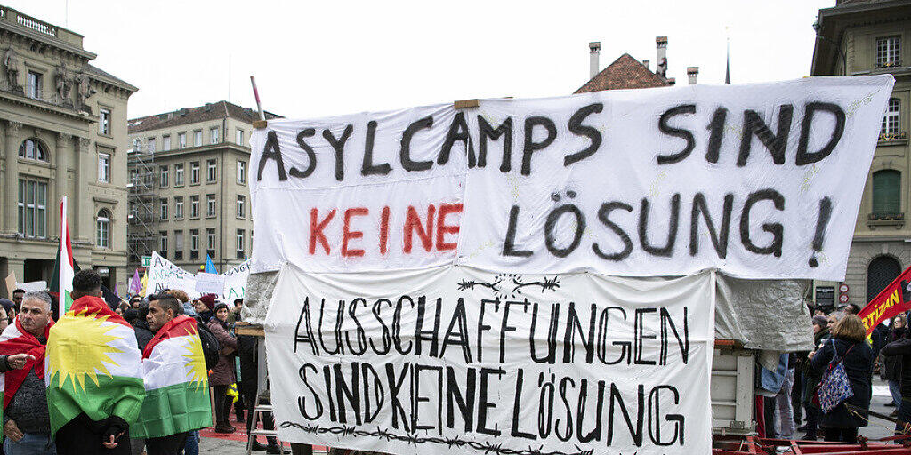 Nationale Demonstration "Asylcamps sind keine Lösung" am Samstag in Bern.
