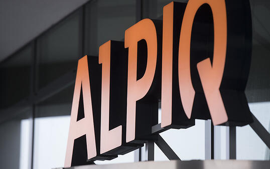 Der Stromkonzern Alpiq hat im Geschäftsjahr 2019 erneut einen Verlust geschrieben. Es zeichnet sich aber ein Besserung ab.(Archivbild)