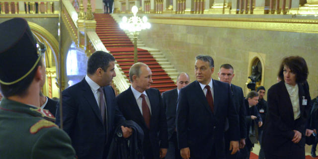 Putin mit Ungarns Regierungschef Orban im Parlament in Budapest Putin mit Ungarns Regierungschef Orban im Parlament in Budapest