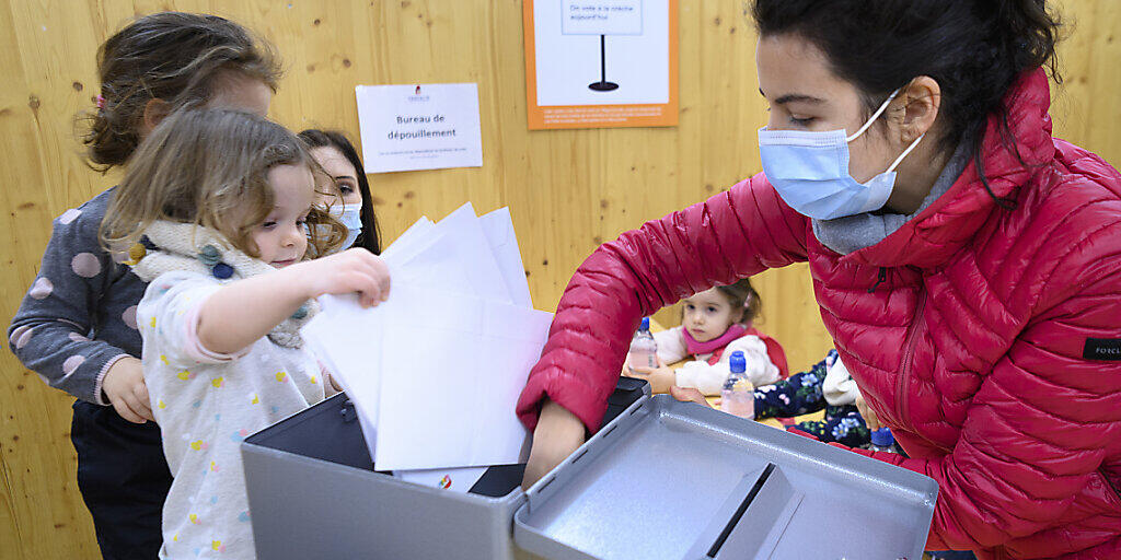 Demokratie von Kindesbeinen an: In einer Krippe in Lausanne wird regelmässig abgestimmt. Demokratie von Kindesbeinen an: In einer Krippe in Lausanne wird regelmässig abgestimmt.