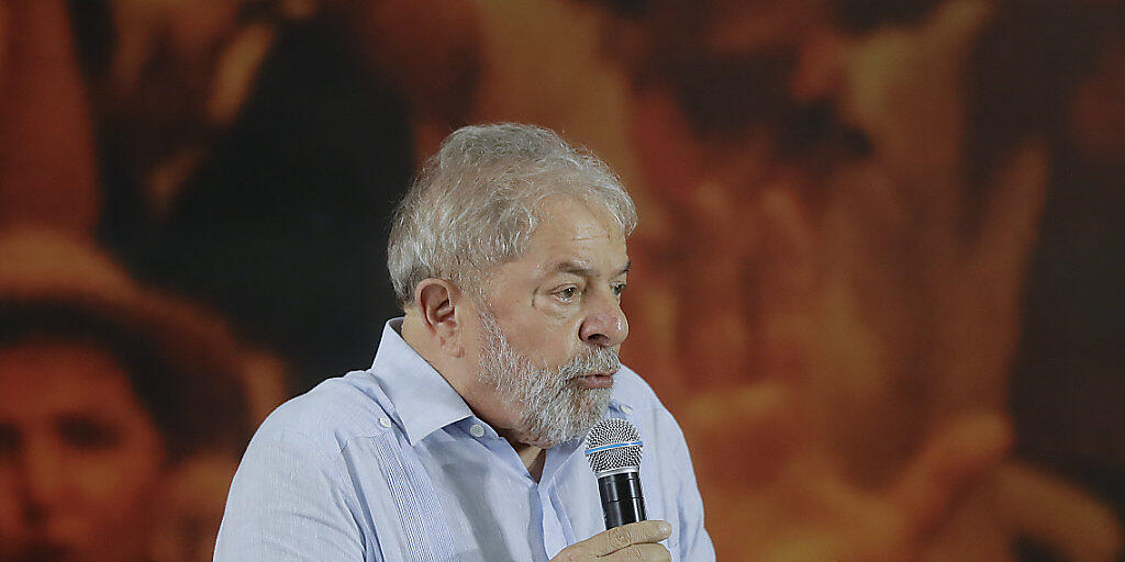 Der wegen Korruption verurteilte brasilianische Ex-Staatschef Luiz Inácio Lula da Silva bekommt seinen eingezogenen Reisepass wieder. (Archivbild)