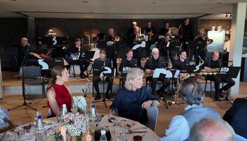 Die Big Band Liechtenstein spielte in Ruggell mit dem australischen Jazzstar James Morrison