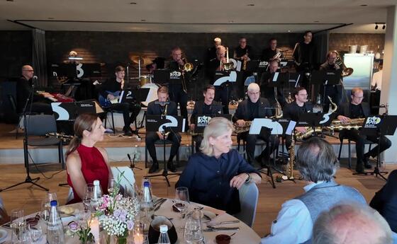 Die Big Band Liechtenstein spielte in Ruggell mit dem australischen Jazzstar James Morrison