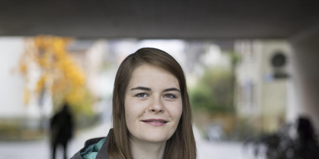 Hazel Bruggers Humor kommt in Deutschland gut an: Die Slam-Poetin ist für den deutschen Kabarett- und Satirepreis "Prix Pantheon 2016" nominiert (Archiv). Hazel Bruggers Humor kommt in Deutschland gut an: Die Slam-Poetin ist für den deutschen Kabarett- und Satirepreis "Prix Pantheon 2016" nominiert (Archiv).