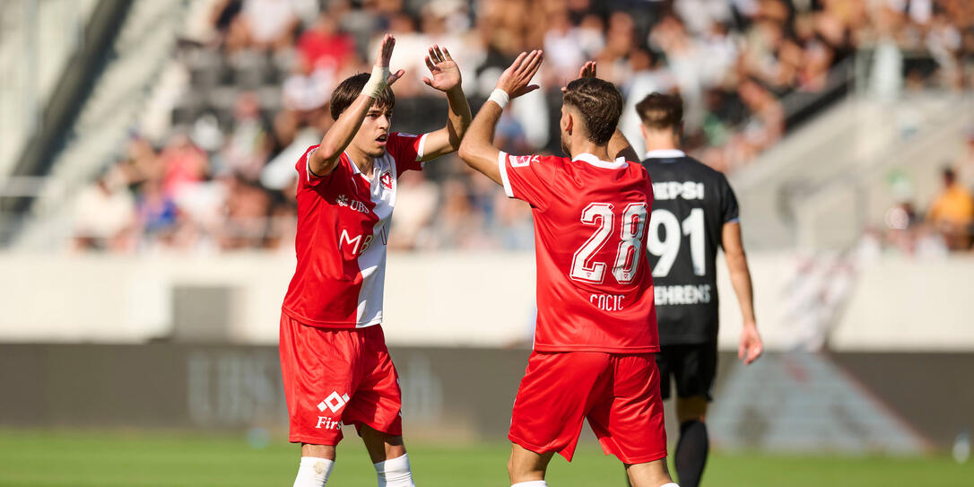 Lutfi Dalipi (l.) gehörte gegen Lugano zu den auffälligsten Vaduzern und erzielte in der 71. Minute den Anschlusstreffer zum 1:2.