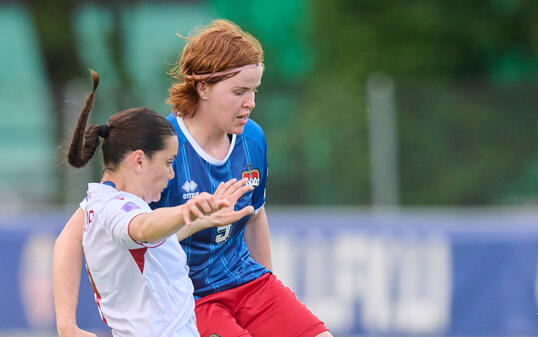 Lena Göppel (r.) entwickelte sich zum zentralen Motor und zur Taktgeberin des Nationalteams.