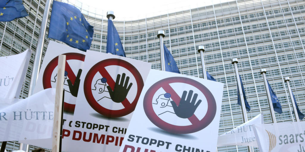 Protest gegen Preisdumping: Vergangene Woche demonstrierten ausende Stahlarbeiter in Brüssel, weil sie ihre Arbeitsplätze durch die chinesischen Stahlexporte nach Europa bedroht sehen.