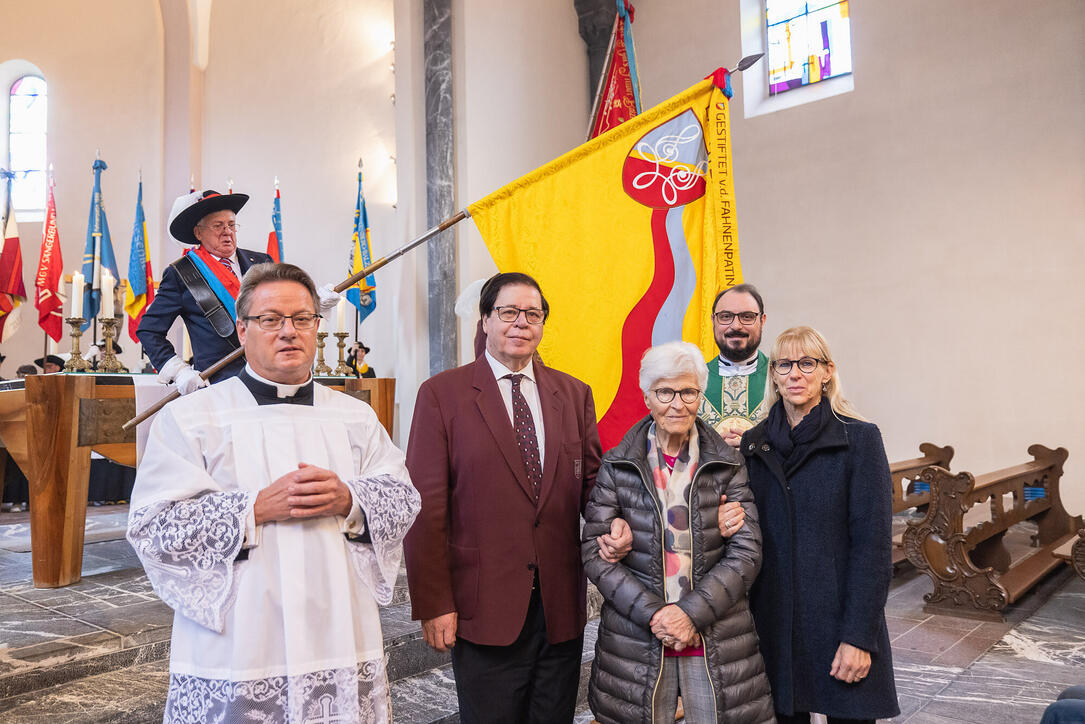 FLSB Fahnenweihe und Ehrungen in Balzers