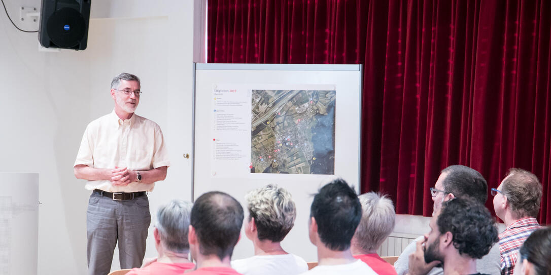 Vorsteher Hansjörg Büchel informierte über laufende und anstehende Projekte in der Gemeinde Balzers. Vorsteher Hansjörg Büchel informierte über laufende und anstehende Projekte in der Gemeinde Balzers.