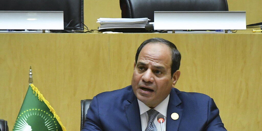 Ägyptens Präsident Abdel Fattah al-Sisi fordert von den afrikanischen Staaten mehr Zusammenarbeit für die Bewältigung von Flüchtlingskrisen. Al-Sisi ist zurzeit Vorsitzender der Afrikanischen Union.