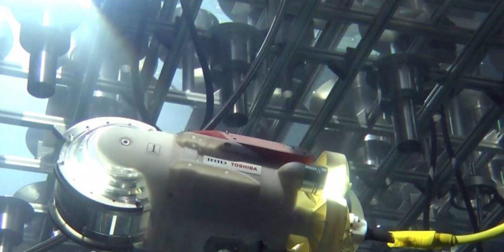 Mit Hilfe eines Roboters versucht der Betreiberkonzern, die Atomruine in Fukushima zu untersuchen. (Archivbild) Mit Hilfe eines Roboters versucht der Betreiberkonzern, die Atomruine in Fukushima zu untersuchen. (Archivbild)