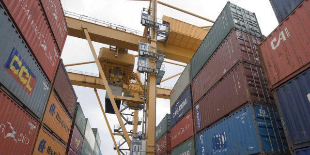 Container im Rheinhafen in Basel (Archiv)