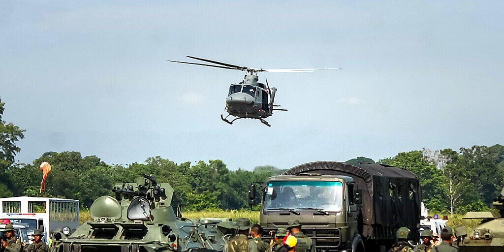 Mitglieder der venezolanischen Armee zu Beginn der Milit&auml;r&uuml;bung an der Grenze zu Kolumbien.