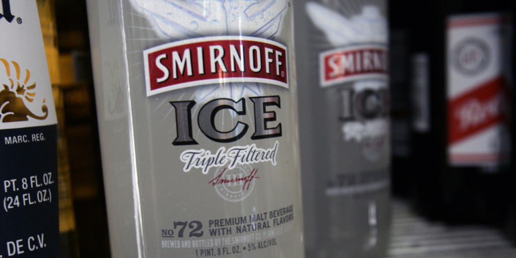 Smirnoff-Hersteller Diageo hat im vergangenen Geschäftsjahr vom schwachen Pfund profitiert. (Archiv)