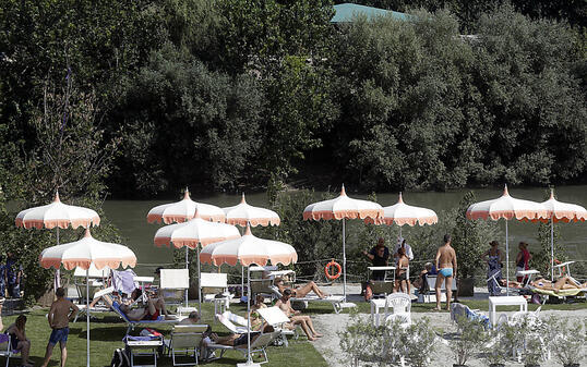 Das Strandbad am Tiber: Die Aufwertung des Stadtflusses von Rom stösst immer wieder auf Hindernisse.
