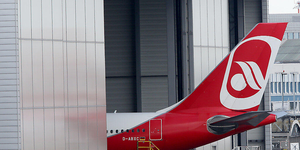 Der Insolvenzverwalter der pleite gegangenen Air Berlin prüft derzeit auch Haftansprüche gegen frühere Vorstände und Aufsichtsräte. (Archivbild)