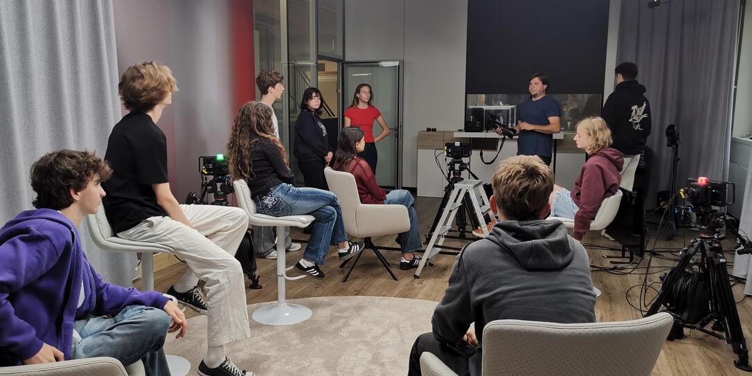 Das Gymi zu Besuch beim «Vaterland»