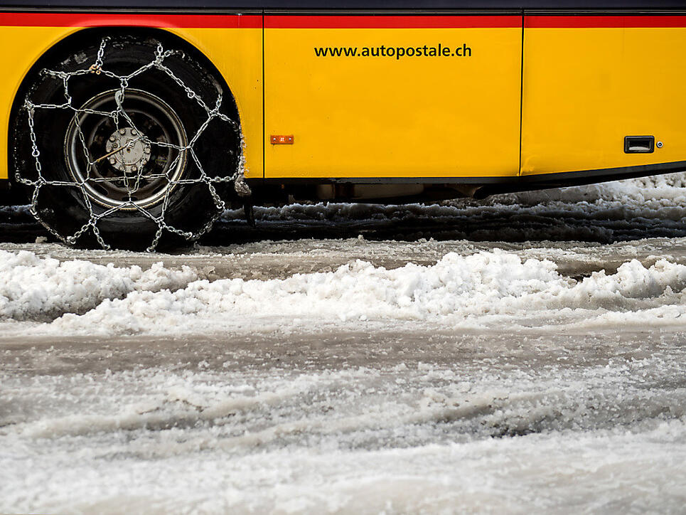 Postauto steht im Verdacht, mit Gewinnen aus dem Regionalverkehr den Ortsverkehr quersubventioniert zu haben. (Archivbild)