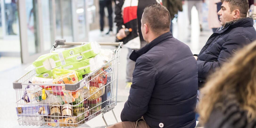 GRENZE, EINKAUFEN, EINKAUFSTOURISMUS, SCHWEIZ DEUTSCHLAND, KONSUMGESELLSCHAFT, DETAILHANDEL, GRENZE, EINKAUFEN, EINKAUFSTOURISMUS, SCHWEIZ DEUTSCHLAND, KONSUMGESELLSCHAFT, DETAILHANDEL,