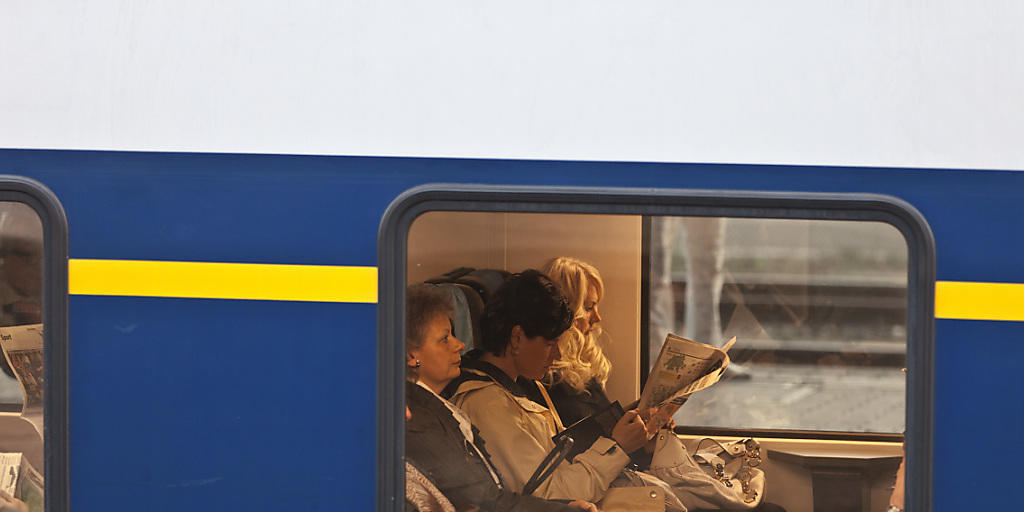 In den Abteilen der Zürcher S-Bahn wird es künftig keine Abfalleimer mehr geben. In den Abteilen der Zürcher S-Bahn wird es künftig keine Abfalleimer mehr geben.