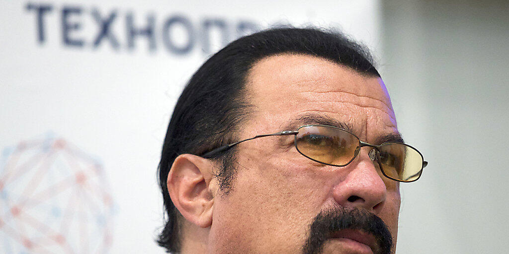 Der US-Actionfilmstar Steven Seagal sieht sich mit Vorwürfen der sexuellen Belästigung konfrontiert. (Archiv)