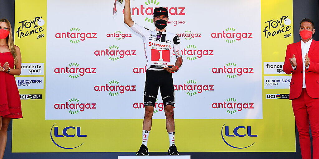 Marcel Hirschi mit der roten Startnummer des kämpferischsten Fahrers - ein Bild, das an dieser Tour de France öfters vorkam