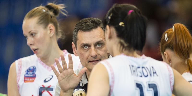 Der serbische Nationaltrainer Zoran Terzic (Mitte) wird neuer Headcoach der Volleyballerinnen von Volero Zürich