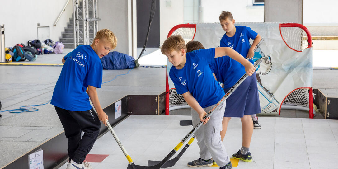 Eishockey ist auch in diesem Jahr einer von 31 Posten, an denen die Kinder sich sportlich betätigen können.