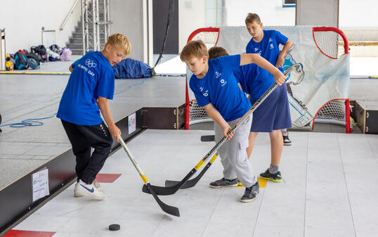 Eishockey ist auch in diesem Jahr einer von 31 Posten, an denen die Kinder sich sportlich betätigen können.