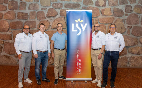 Der neue LSV-Vorstand: (v.l.) Patrick Lenherr (Chef Finanzen), Christof Nipp (Chef Alpin), Patrick Vith (Vizepr&auml;sident), Marco B&uuml;chel (Pr&auml;sident), J&uuml;rgen Beckbissinger (Chef Nordisch).