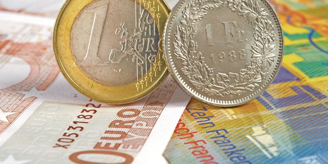 banknotes of different currencies