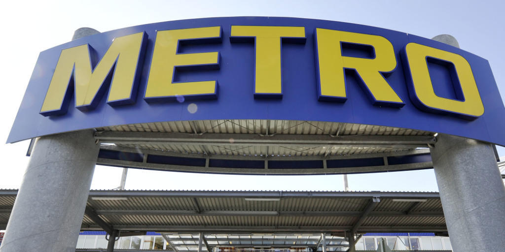 Ein Metro-Markt neben der Konzernzentrale in Düsseldorf. Der deutsche Handelsriese, der in der Schweiz mit den Elektronikmärkten Media Markt und Saturn vertreten ist, will sich aufspalten. Ein Metro-Markt neben der Konzernzentrale in Düsseldorf. Der deutsche Handelsriese, der in der Schweiz mit den Elektronikmärkten Media Markt und Saturn vertreten ist, will sich aufspalten.