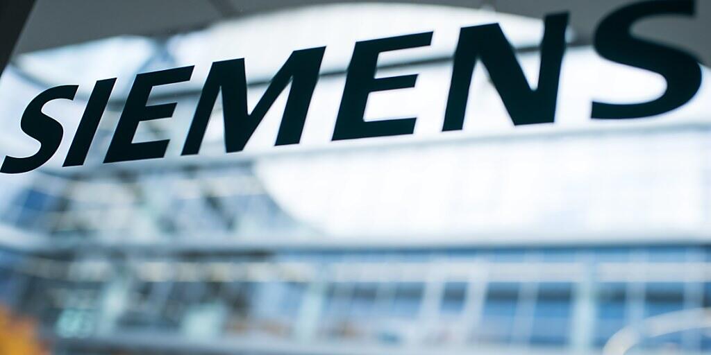 Siemens muss erneut den Sparhebel ansetzen und baut Stellen ab. (Archivbild).