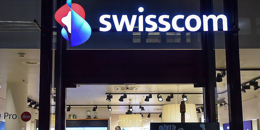 Swisscom hat 2017 leicht weniger umgesetzt als im Vorjahr. (Archiv)