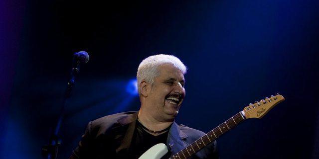 Pino Daniele bei einem Konzert im April 2010 in Rom (Archiv)