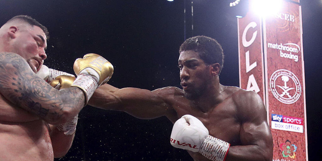 Anthony Joshua (rechts) holte sich von Andy Ruiz die Schwergewichts-WM-Titel zurück