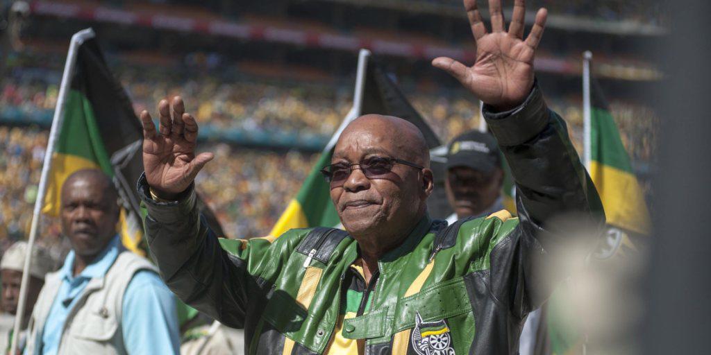 ANC-Chef Zuma steht seit Jahren in der Kritik, Steuergelder für eigene Zwecke abzuzweigen. Die luxuriöse Sanierung eines Anwesens zahlt er nun teilweise zurück, nachdem er juristisch dazu gezwungen wurde.