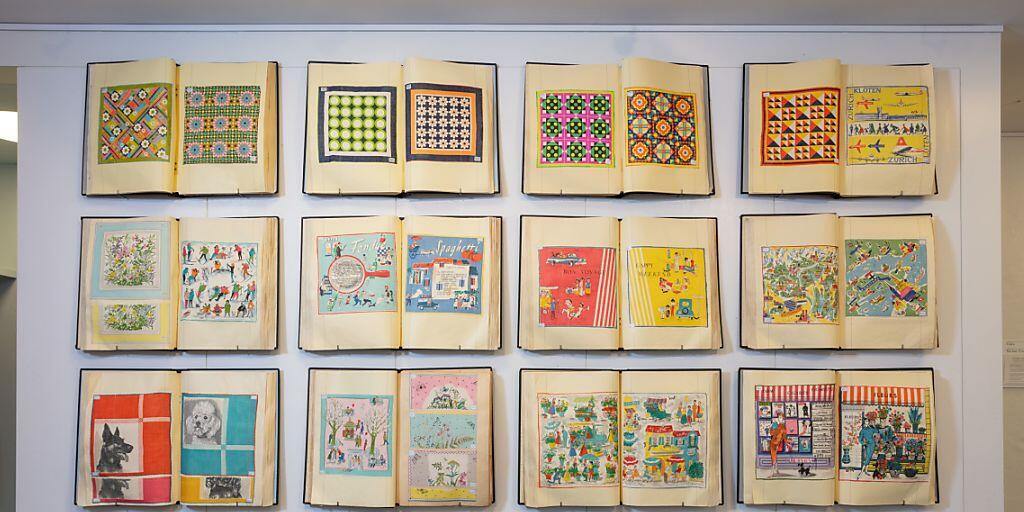 Eine vielseitige Ausstellung im Museum Appenzell widmet sich der heute vergessenen Bedeutung von Taschentüchern. Gezeigt werden unter anderem die kreativen Entwürfe von Appenzeller Firmen in Musterbüchern.