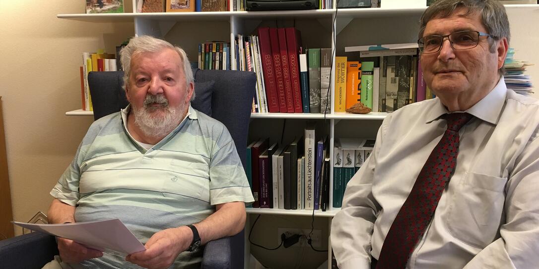 Roland Marxer, Präsident des Stiftungsrats der Kulturstiftung Liechtenstein, überbrachte Robert Allgäuer die Anerkennungsgabe am vergangenen Samstag bei einem persönlichen Treffen. Roland Marxer, Präsident des Stiftungsrats der Kulturstiftung Liechtenstein, überbrachte Robert Allgäuer die Anerkennungsgabe am vergangenen Samstag bei einem persönlichen Treffen.
