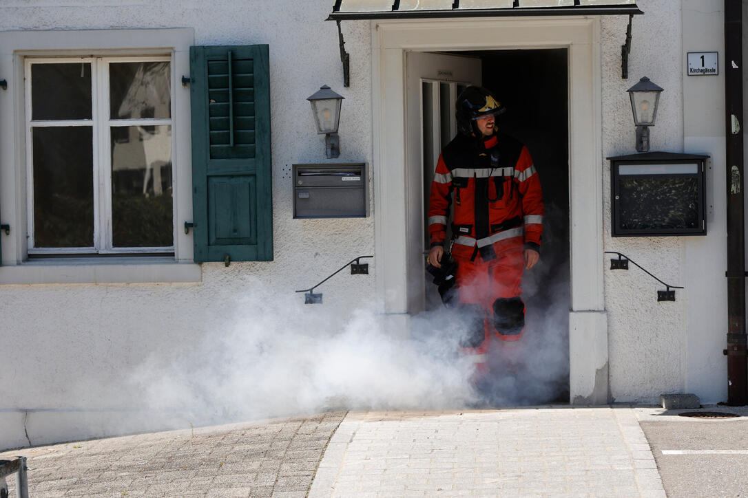 Schluss&uuml;bung beim Kurs f&uuml;r neue Feuerwehrleute beim "Restaurant L&ouml;wen&raquo; in Gamprin-Bendern.