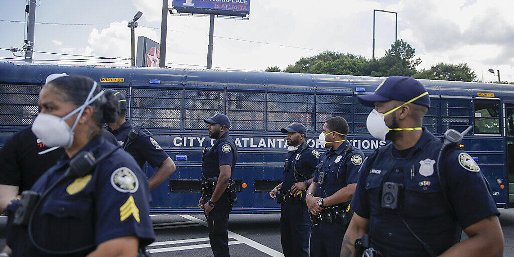 In Atlanta im US-Bundesstaat Georgia ist erneut ein Afroamerikaner erschossen worden.