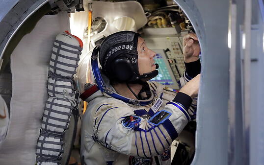 Die Raumfahrer der Raumstation ISS können gleich mehrmals dem Neujahr begegnen, weil sie die Erde so schnell umkreisen. (Symbolbild)
