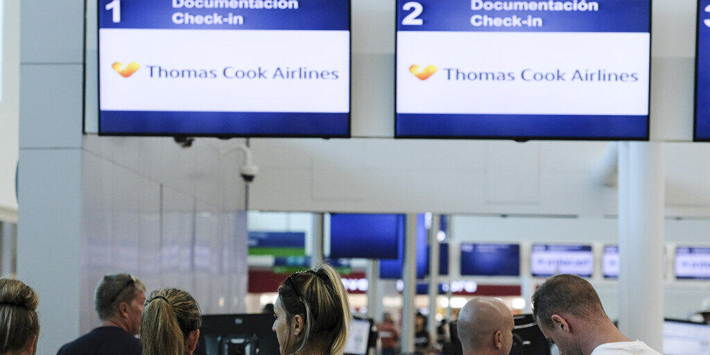 Nach der Insolvenz von Thomas Cook müssen sich Kunden des Reiseveranstalters auch noch vor Abzocke durch betrügerische E-Mails wappnen. (Archivbild)