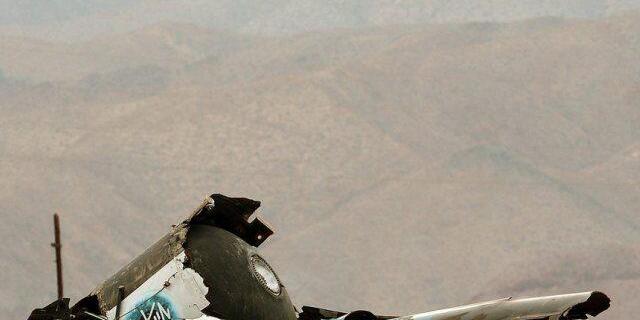 Die Trümmer der Virgin Galactic Spaceship Two in der Mojave-Wüste